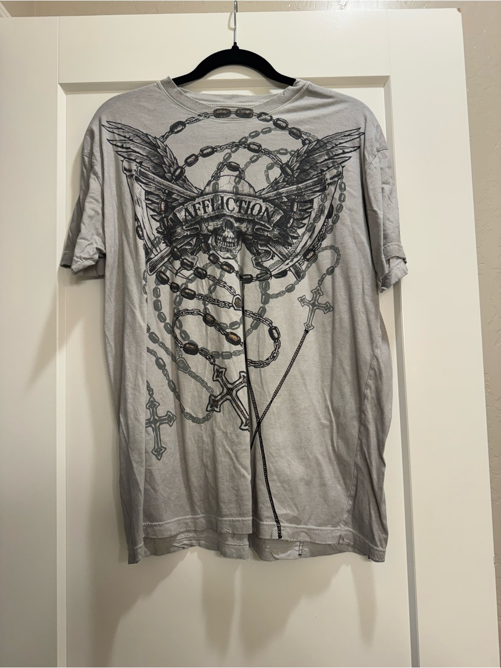 Vintage Affliction Men's Graphic Tee - Light Gray Skull & Wings Design